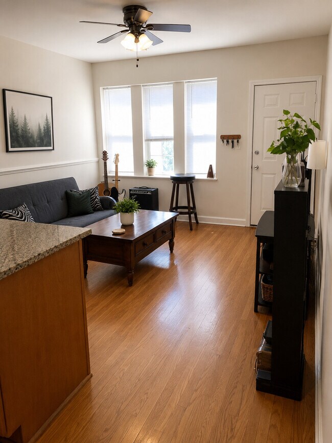 Photo - 6311 N Albany Ave Unit 1B