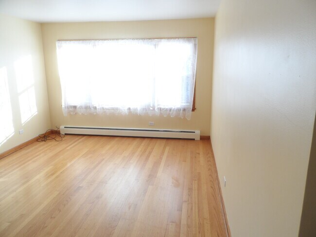 Photo - 5426 N Monitor Ave Unidad 2