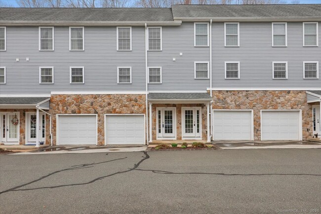 Photo - 28 Armstrong Rd Unit APT C18