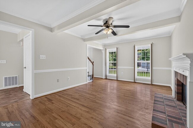 Photo - 811 Chatsworth Dr