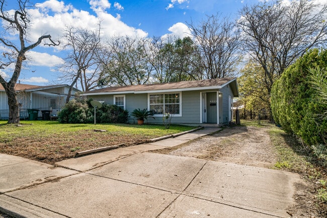 Photo - 1222 W Thorain Blvd