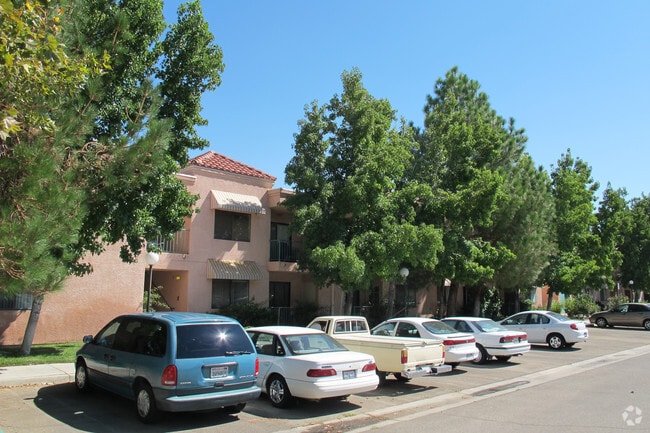 Photo - Cedar Town Square