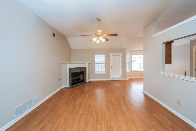 Photo - 8243 Cross Point Dr