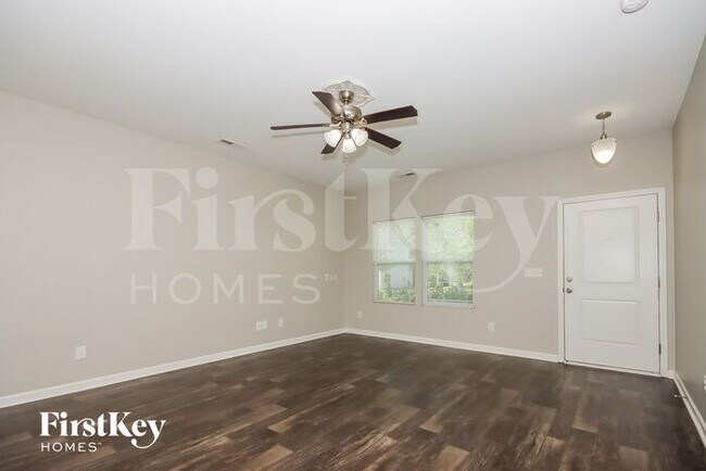 Photo - 905 Little Dog Ln