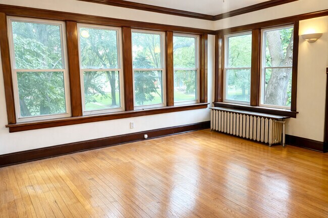 Photo - 2302 W Sunnyside Ave Unit 2W