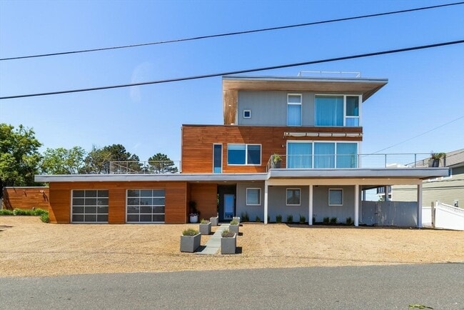 Photo - 132 Wingaersheek Rd