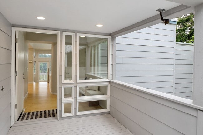 Photo - 213 Sea Pines Ln