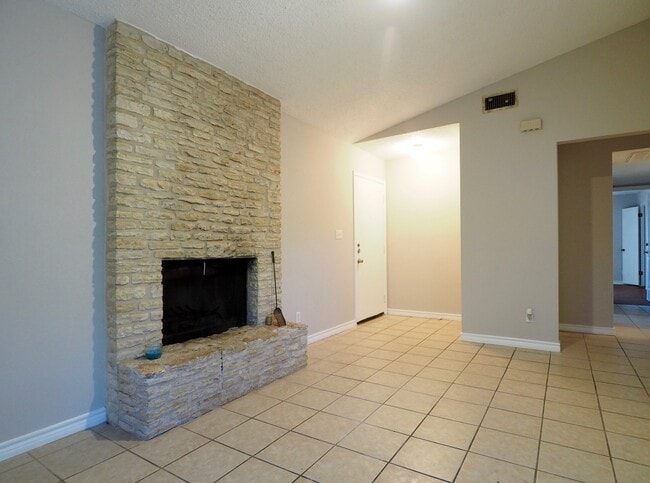 Photo - 1012 Fieldwood Dr Unit B