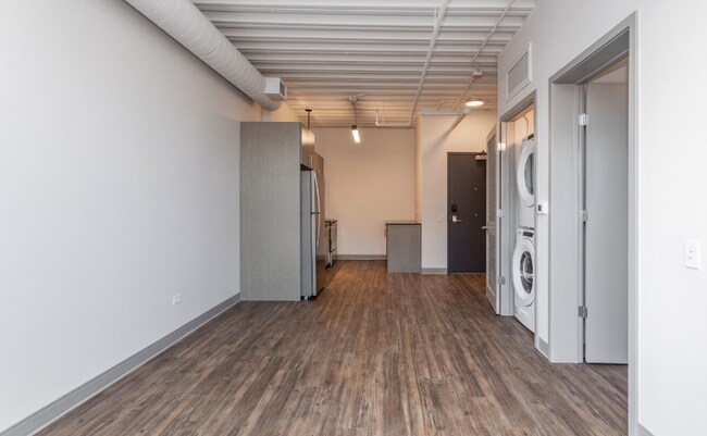 Photo - 940 W Dakin St
