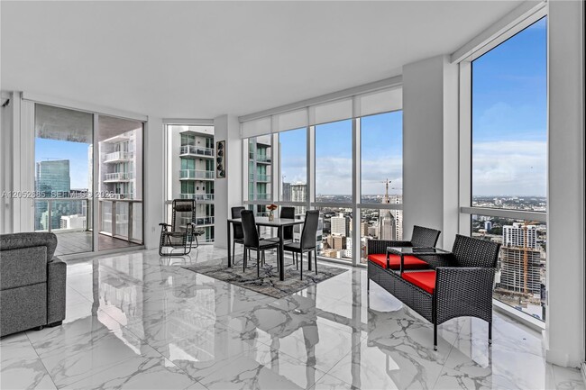 Building Photo - 244 Biscayne Blvd Unit 4708