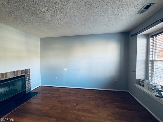 Photo - 34 Colleen Ct