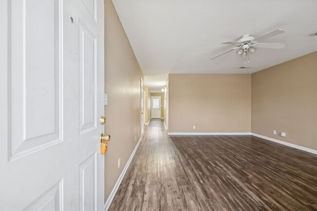 Photo - 269 B EXECUTIVE AVENUE