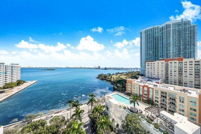 Building Photo - 2020 N Bayshore Dr Unit Paramount Bay