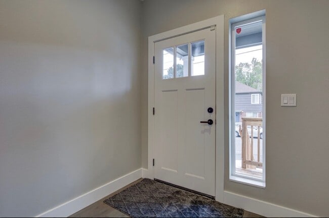 Photo - 6045 NE Flanders St Unit 6045
