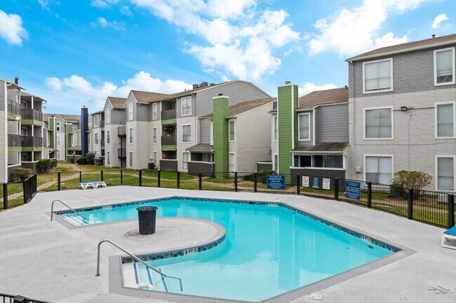 Photo - Parkway And Parkgreen On Bellaire