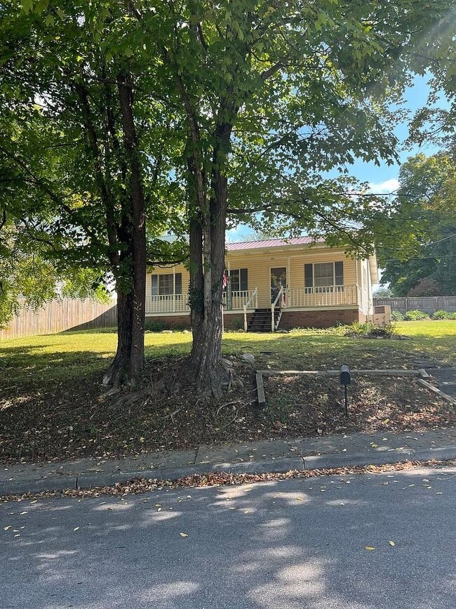 Building Photo - Charming Single Family Home in the Heart of Elizabethton