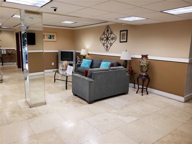 Photo - 4174 Inverrary Dr Unit 604