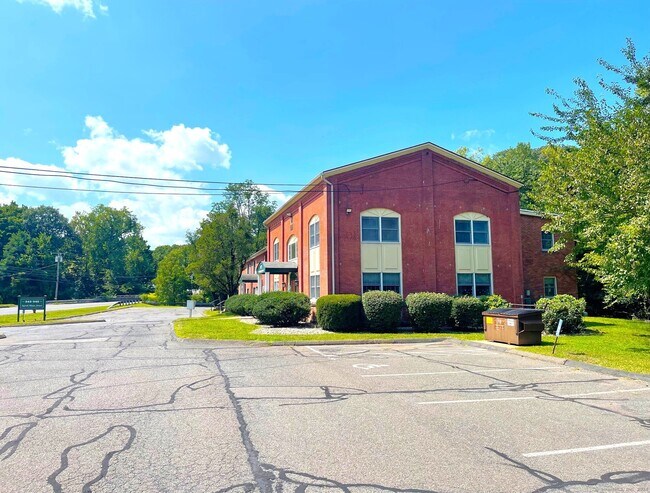 Photo - 545 N Main St