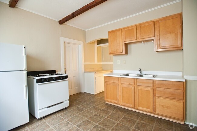 Building Photo - 3221 N Newhall St Unit 3221-Lower Rental
