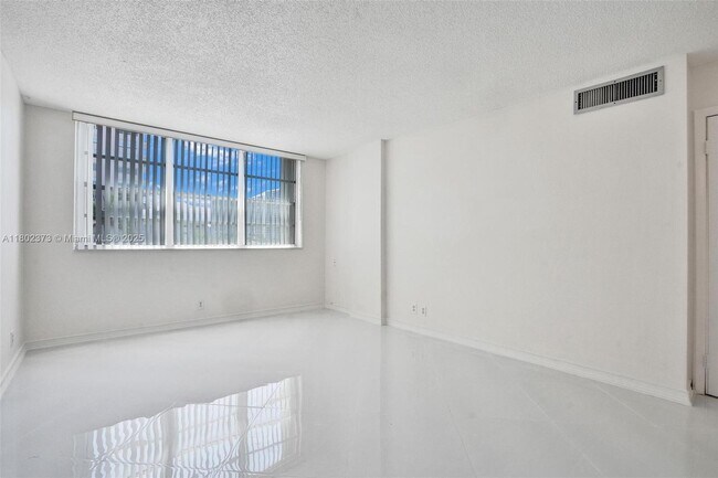 Photo - 3113 S Ocean Dr Unit 410