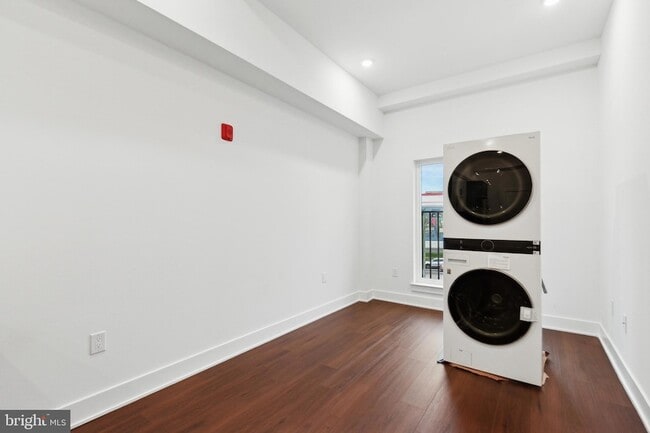 Photo - 501 Washington Ln Unit 402