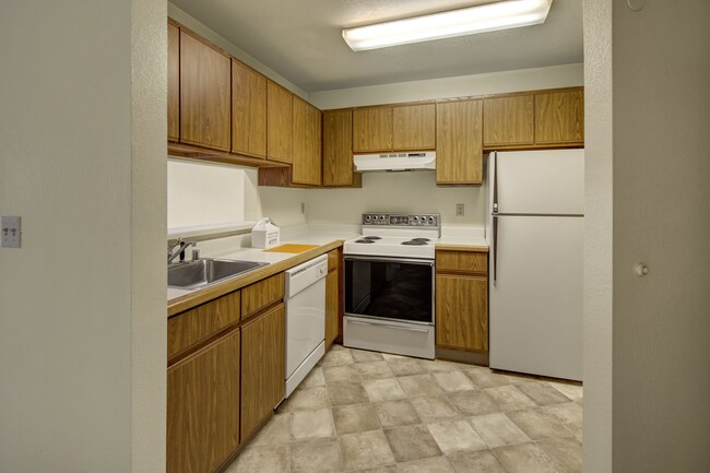 Susitna Ridge Apartments - Kitchen - Susitna Ridge Apartments