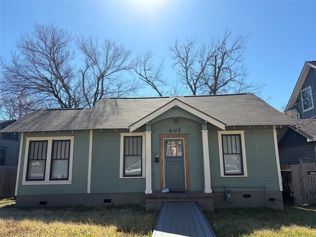 Building Photo - 407 W 35th St