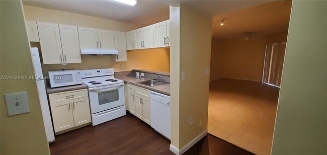 Photo - 9823 Nob Hill Ct Unit 9823