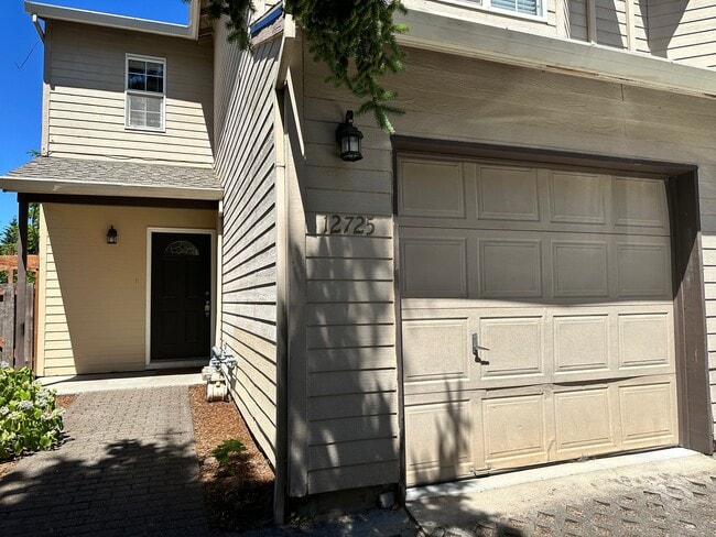 Building Photo - 10398 - Lydia Court Duplex Unit 10398-12725