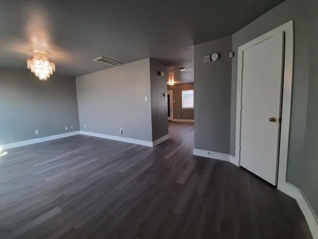 Photo - 6103 Settlers Square Ln