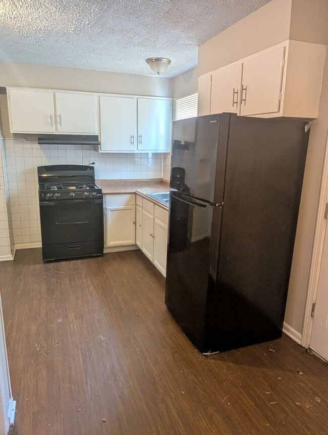 Photo - 14610 Blackstone Ave