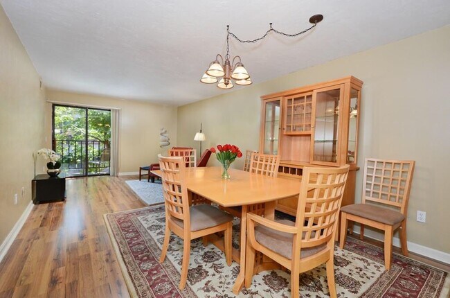 Photo - 327 Plantation St Unit 310