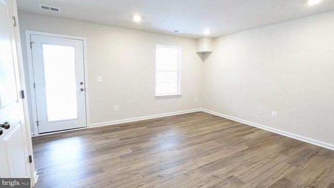 Photo - 250 Cooperage Rd