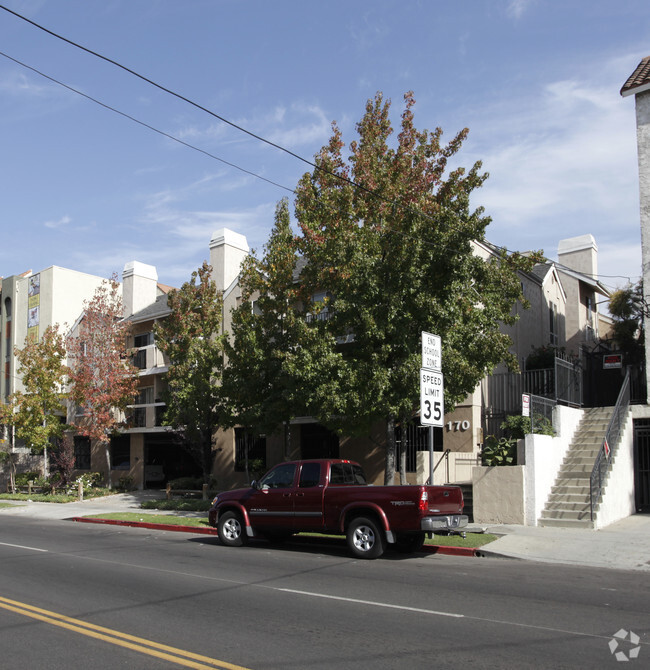 Building Photo - 170 S Virgil Ave Rental