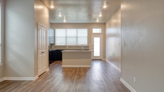 Photo - 2209 John Ross Ct