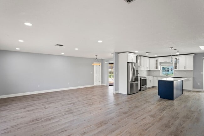Photo - 8312 Roxboro Dr