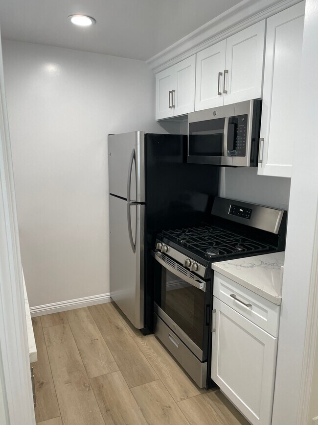 Photo - 1602 Winona Blvd