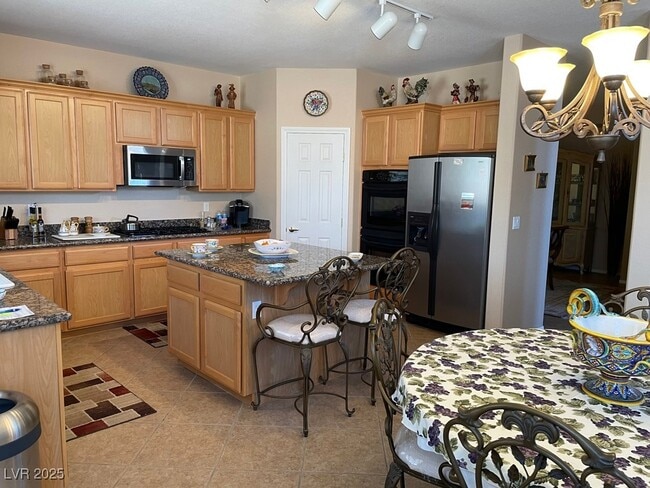 Photo - 170 Arches Ct