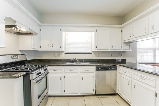 Photo - 18210 Widcombe Dr