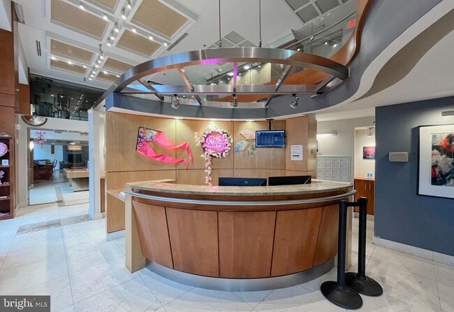 Building Photo - 2200 N Westmoreland St Unit 303