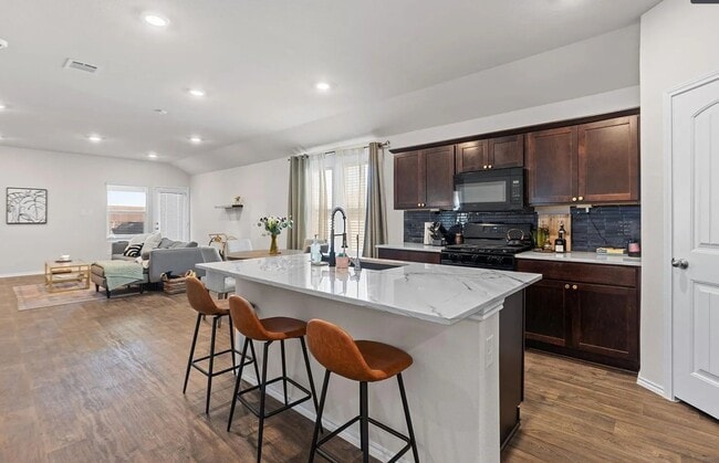 Photo - 124 Brody Ln