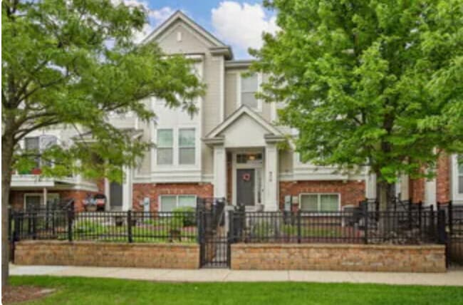 Photo - 475 Plaza Pl