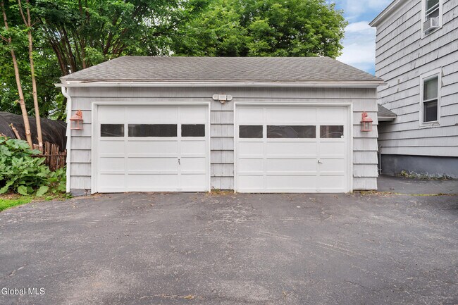 Photo - 2139 Foster Ave