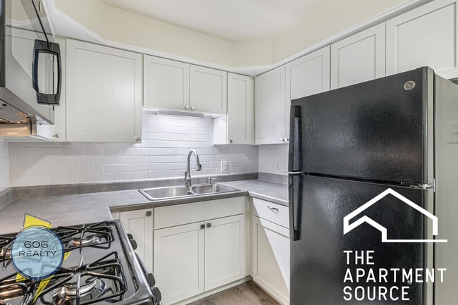 Photo - 1039 College Ave Unit 2E