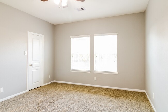 Photo - 6007 Coleus St