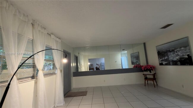 Photo - 274 SW 9th St Unidad 2