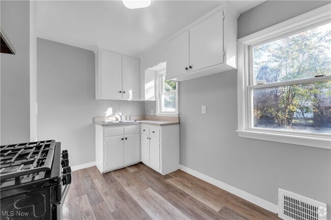 Building Photo - 12605 Hirst Ave Rental