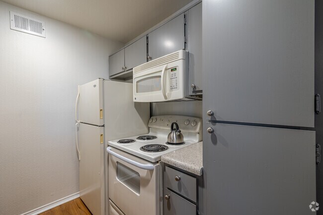 1BR, 1BA - 689SF - Cocina
