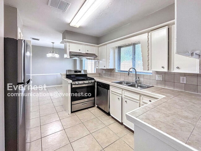 Photo - 14419 Roundstone Ln