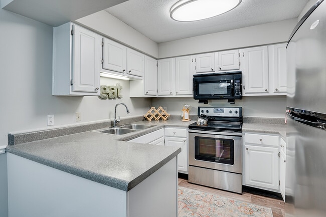 Villas at Oak Crest